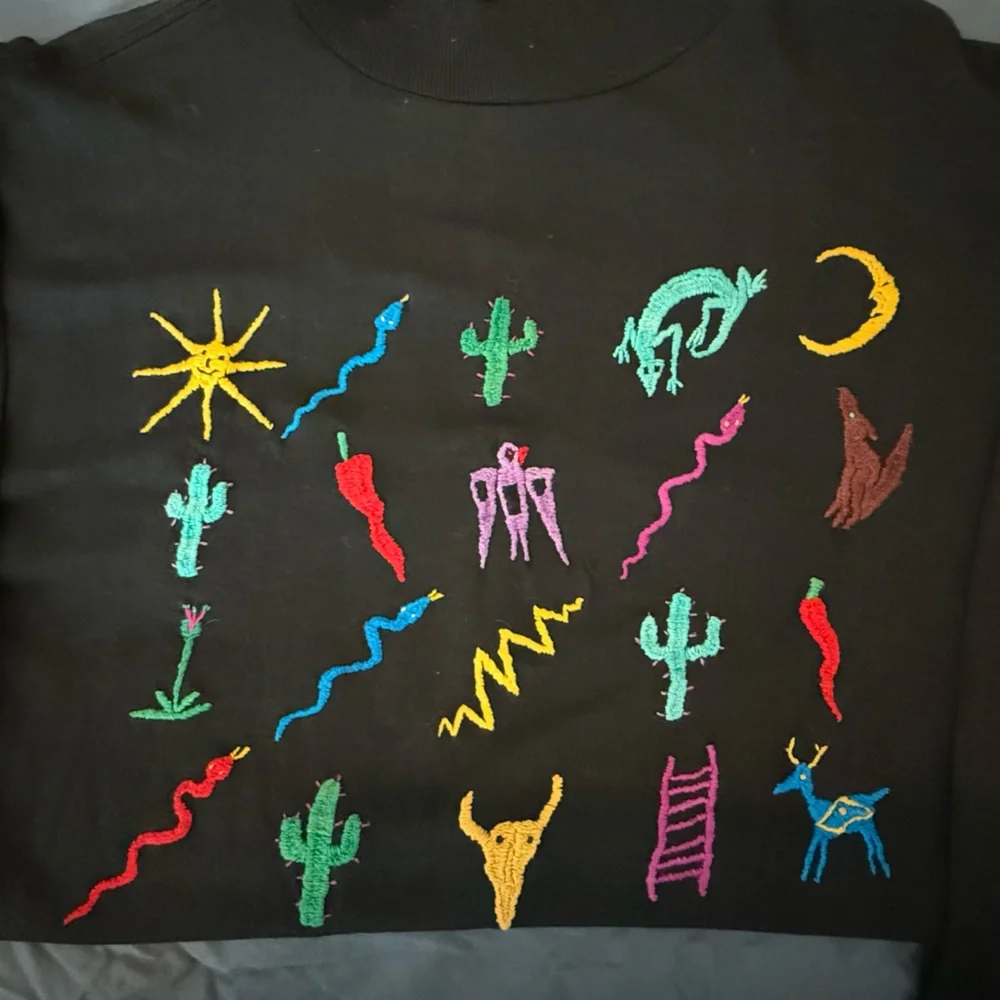 Colorfully embroidered black LS shirt - Picture 5 of 7